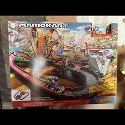 Hot Wheels Mario Kart Bowsers Castle Track