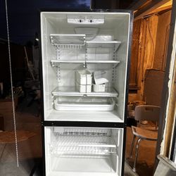 Amana Refrigerator 