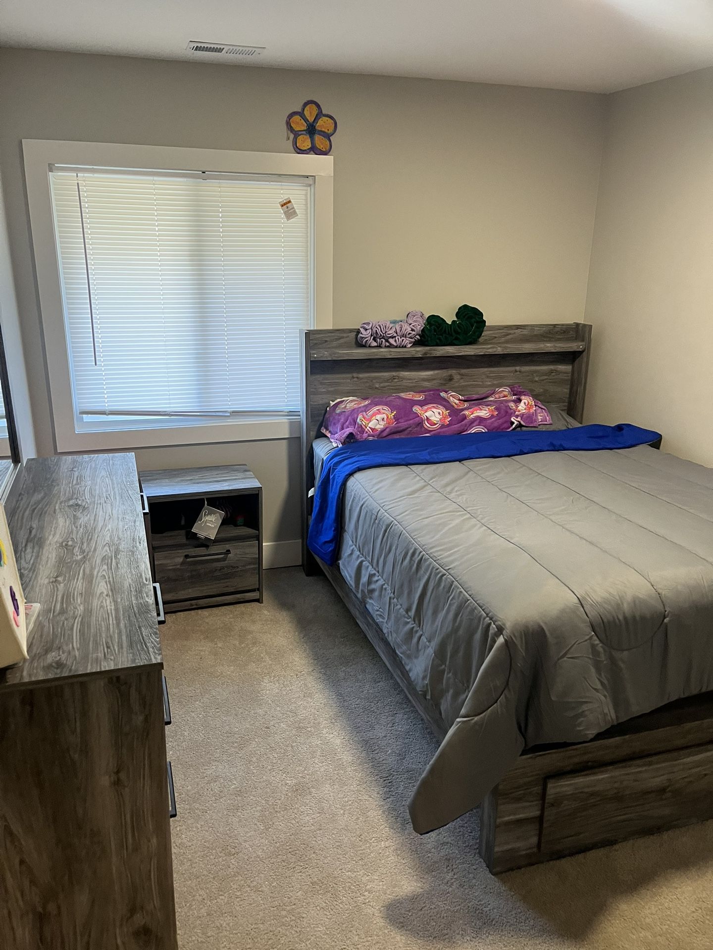 Queen Bedroom Set