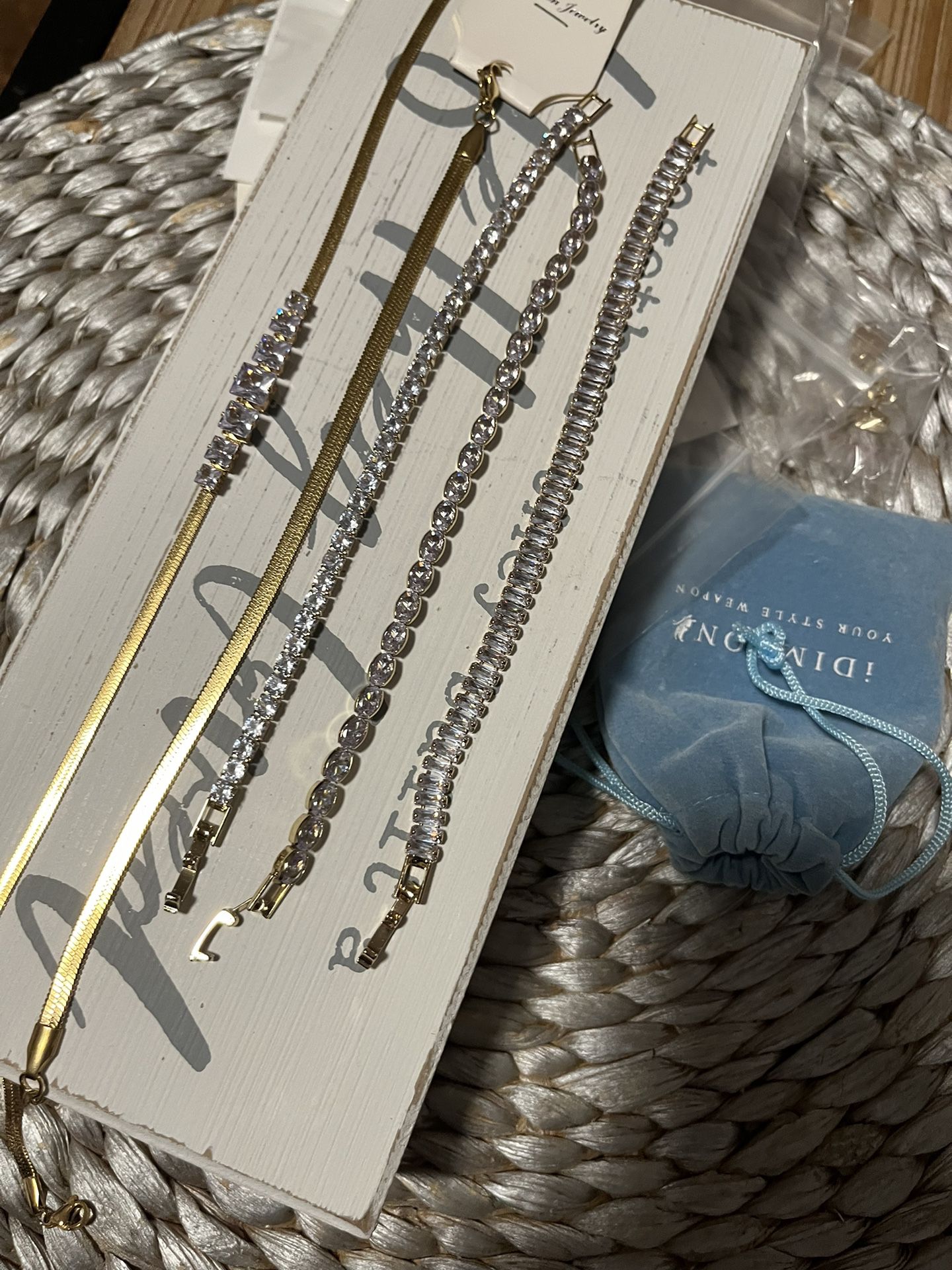 Beautiful Necklace & Bracelet Set 🌸 