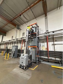 JLG MAN LIFT