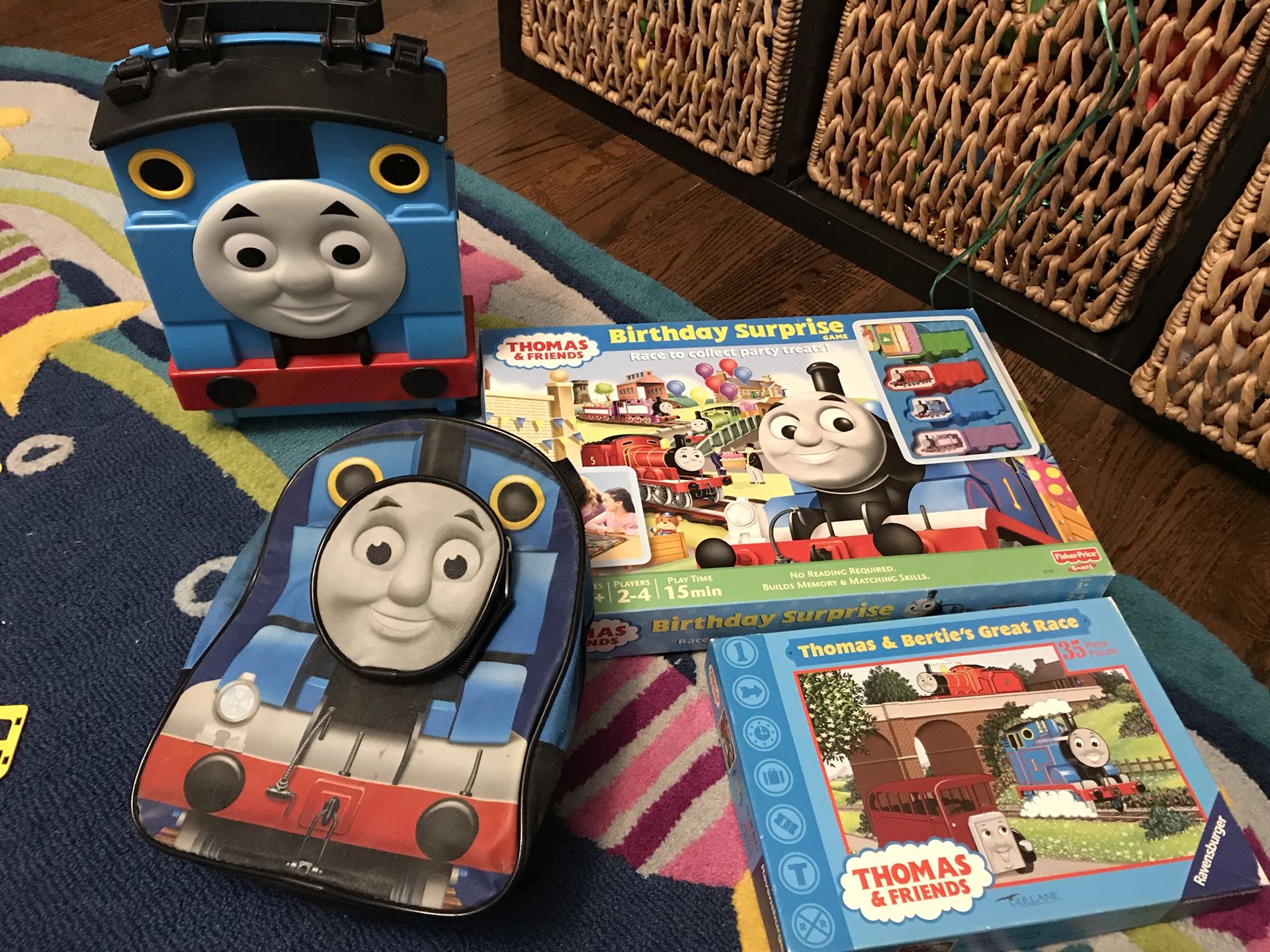 Thomas the train 5 pieces game ,puzzles , lunch bag , take n play tote and back back