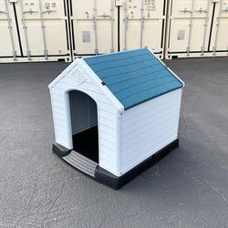 (New) $60 Medium Size Dog House Waterproof Plastic Outdoor Indoor 30x30x32” 