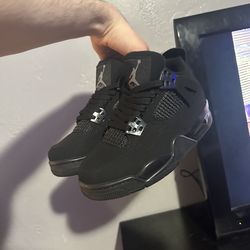 Jordan 4 blackcats women’s size 5.5