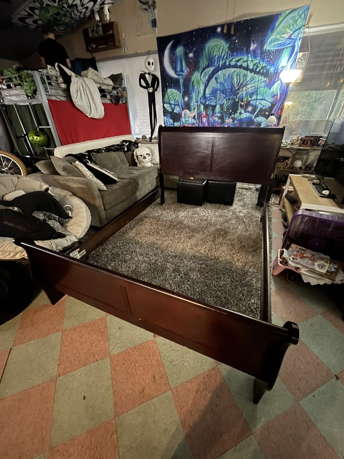 Queen size sleigh bed frame