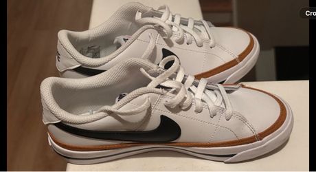 Nike Low-Top White Leather Sneakers