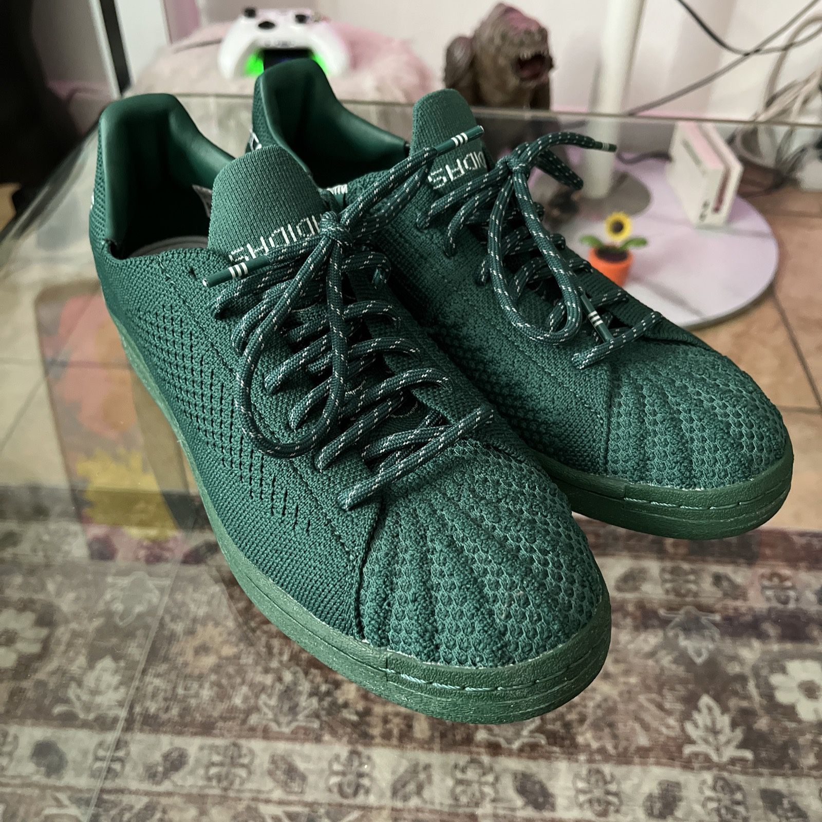 Men’s Size 8 Dark Green Adidas Superstar Primeknit Pharrell Williams human race