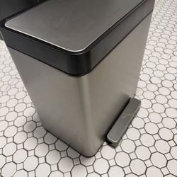 Stainless steel trash can