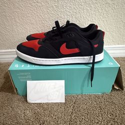Nike SBALLYOOP Black University Red Noir 9.5