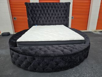 QUEEN SIZE BED HIGH QUALITY WITH BLUETOOTH AND USB CHARGER