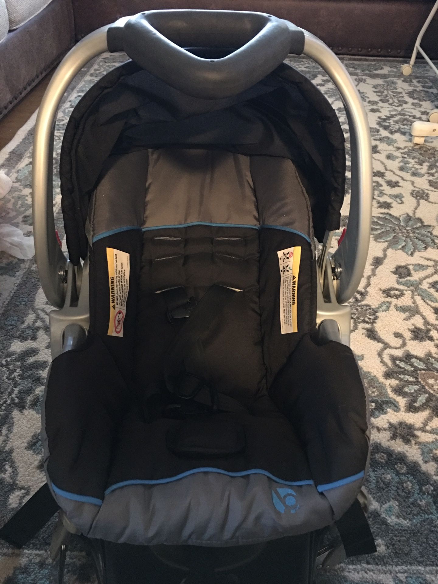 Baby trend car seat with base