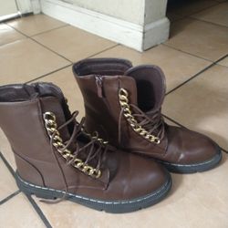 Women Boots Size 8