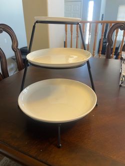3 tiered serving tray - READ DESCRIPTION