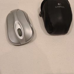 Wireless mouse Microsoft by logitech With flash drive