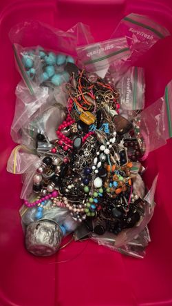 Costume jewelry ≈ 10LBS