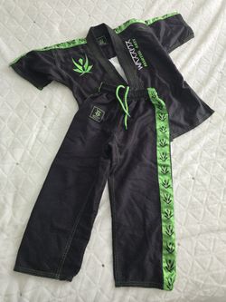 ATA KARATE Set.  NEW!SIZE 0