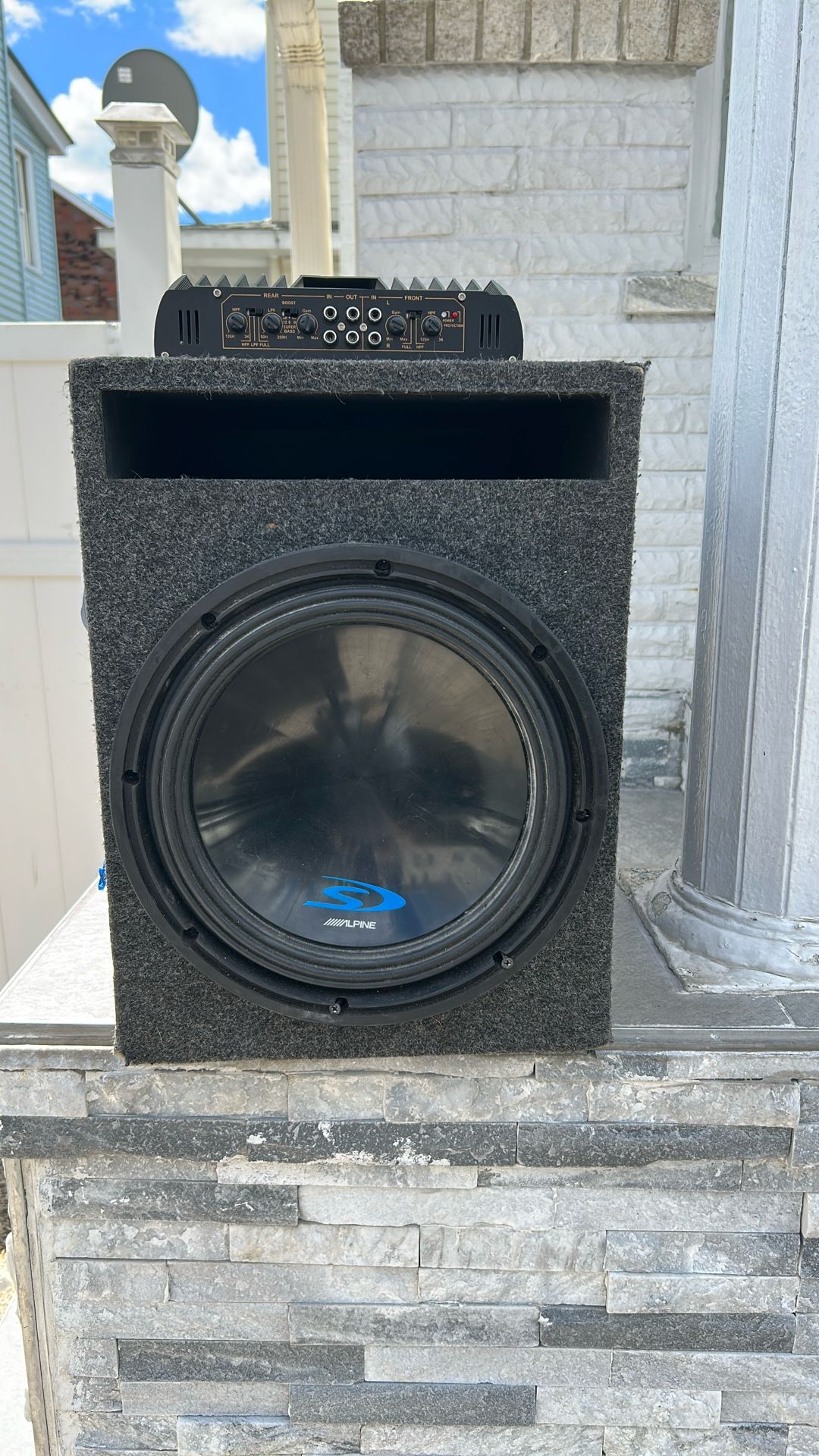 12 Inch Speaker And A 3200watts Amplifier
