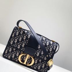 Sleek Dior 30 Montaigne Bag