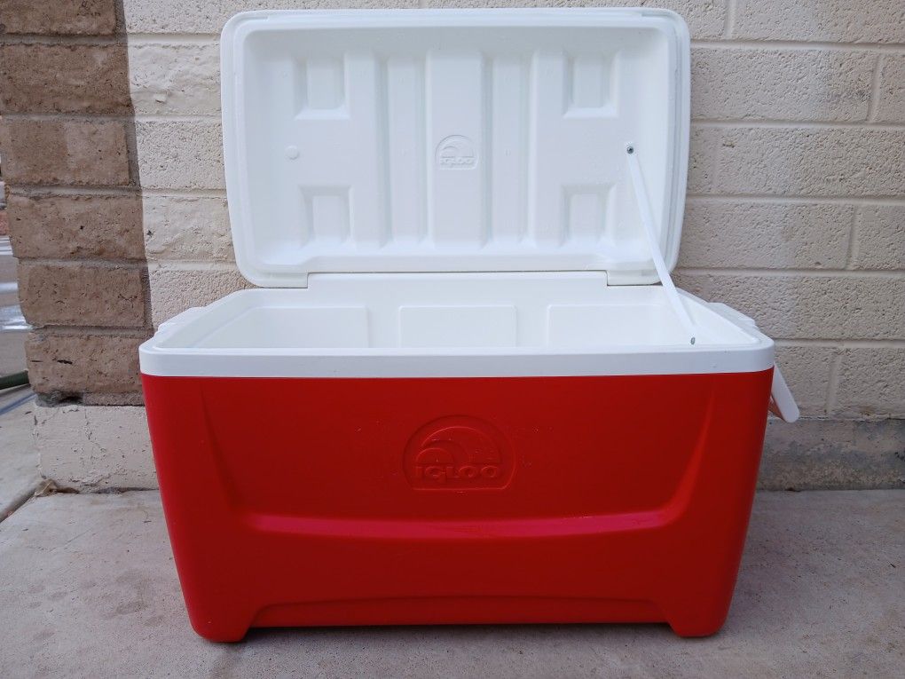 Red Igloo Ice Chest