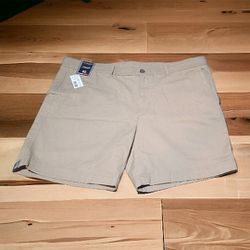 Mens roundtree & yorke casuals sz 42 7" inseam straight fit flat front  khaki shorts 