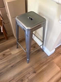 4 barstools