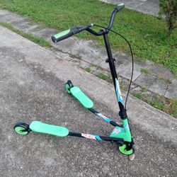Wiggle Drifting Scooter $55 Firm
