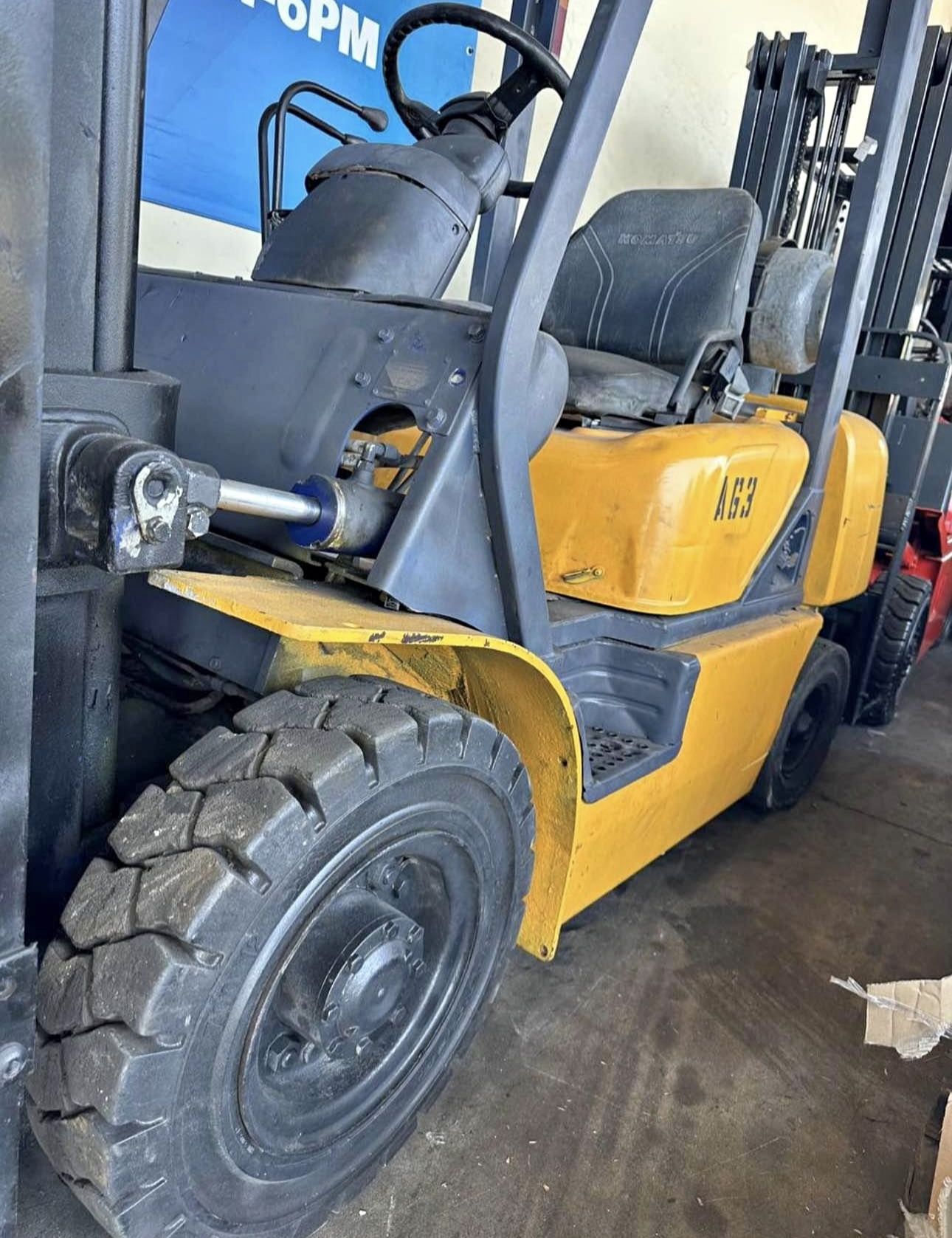 Komatsu Forklift 5000 LB