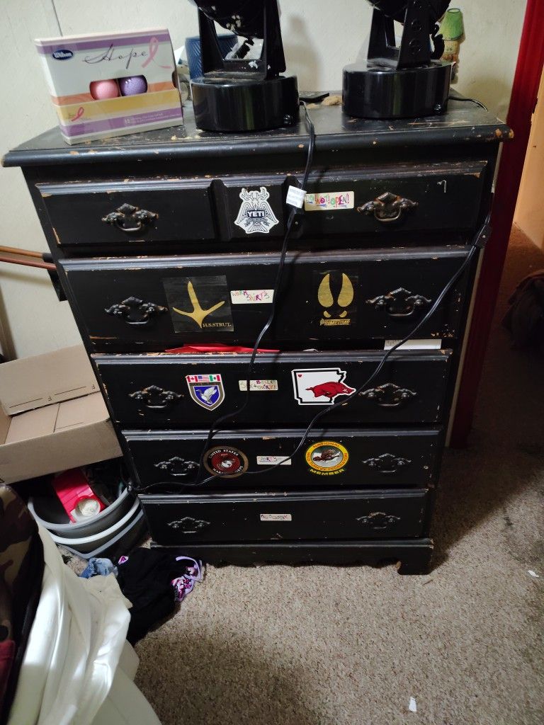 Old Skewl Dresser Drawer Black Newspaper Impring I Damn u