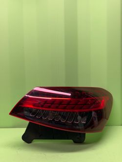 2021 2022 2023 Mercedes-Benz E350 E450 E53 E63 Right Passenger Side Quarter   Panel / Outer Tail Light OEM A2139065609