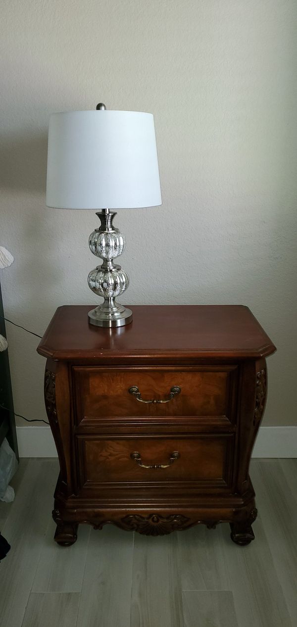 Cherry Wood Bedroom Furniture. 5 pieces for Sale in Fort Lauderdale, FL