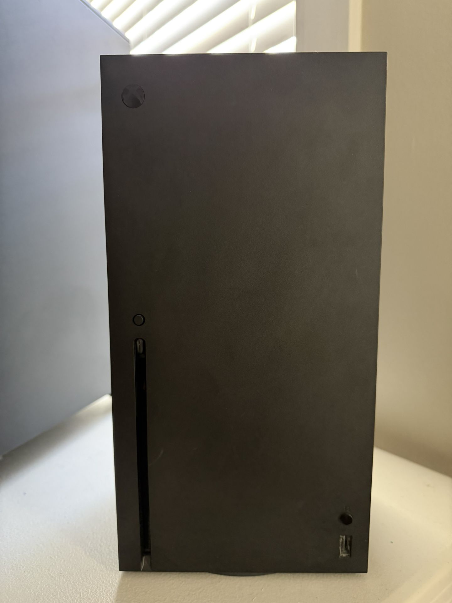 Xbox Series X 1TB – Disk Version (Console Only)