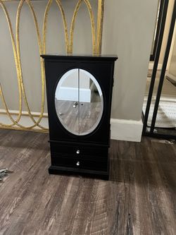 Bombay Jewelry Box