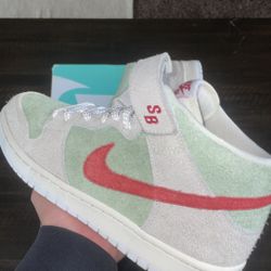 Nike SB White Widow Dunk Mid Pro QS 2018 for Sale in Kirkwood NJ OfferUp