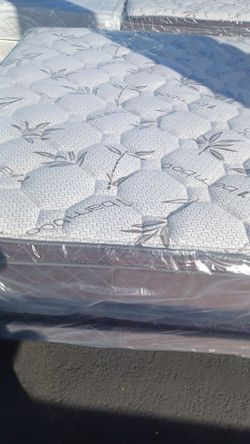 Brand New Queen Size Pilllowtop Mattress and box Spring free delivery
