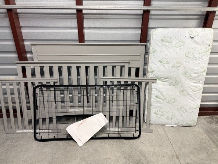 Delta Children Skylar 4-in-1 Convertible Crib