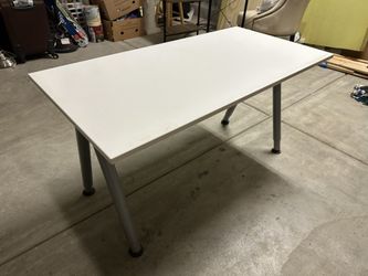 Table 24” x 47”, hight25”