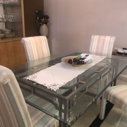 Bid Glass dinning table 