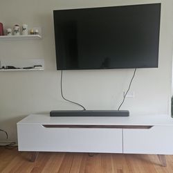 Tv Stand With 2 Shelfs- Up To 78" TV