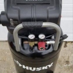 HUSKY 20 Gallon Compressor  Like New