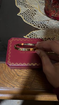 18k Gold Screw Bangle Bracelet