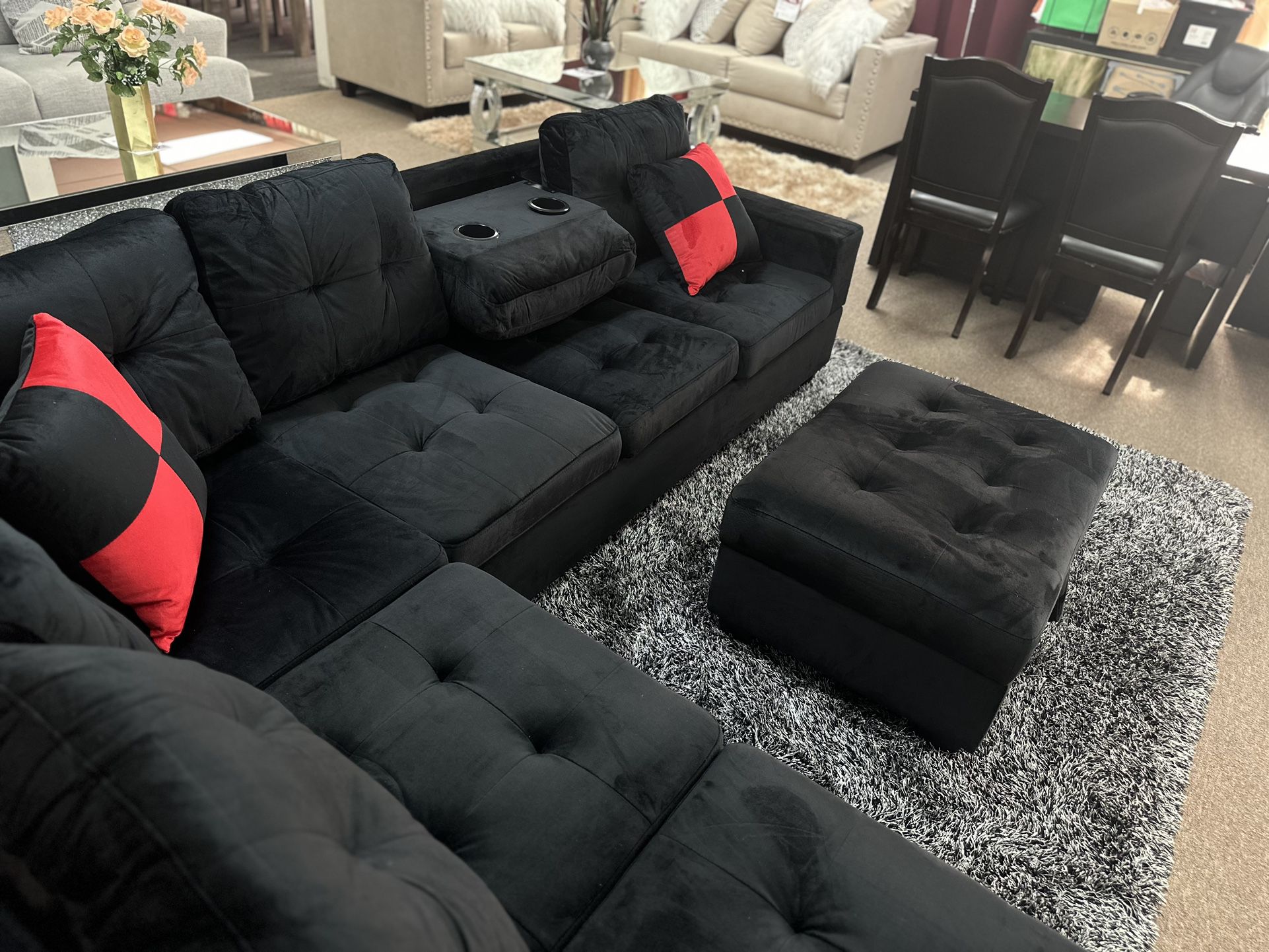 $649 Cash Price Sectional And Ottoman New! Ask For ROXANNA 🎉