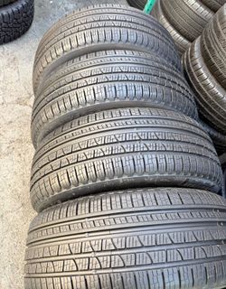 265/45/20 pirelli 📍📍 Vendo un set de llantas con 80% de vida las 4 📍🌟