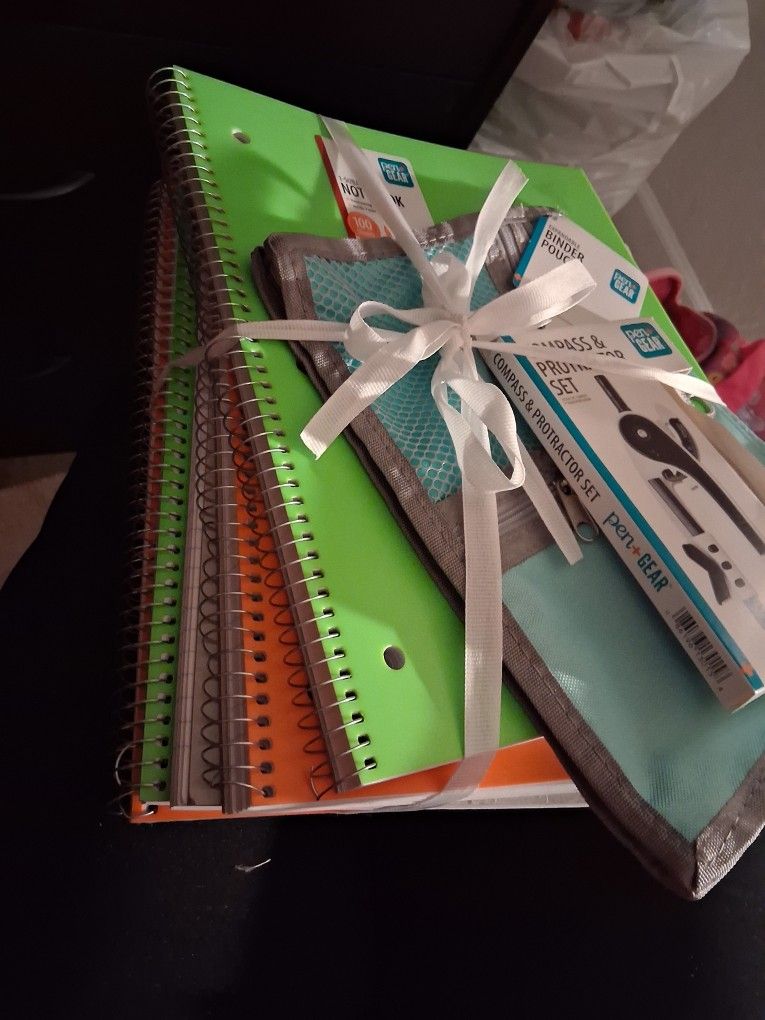 Bundle Of School Supply $10.00
