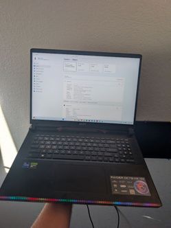 MSI GE68HX with I9 13950HX 2.2GHZ, 32gb of ram, 1TB SSD with RTX 4080.12gb 8/10 condition powerhouse