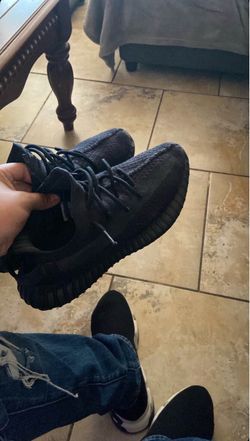 yeezys 350 v2 size 9