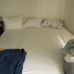 King Sized Mattress With Wooden Bed Frame 