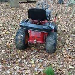 Murray 13.5 Hp Riding Mower Runs But Needs Springs For Carberator And Govener Don't Have Time To Mess With It. Will Trade.