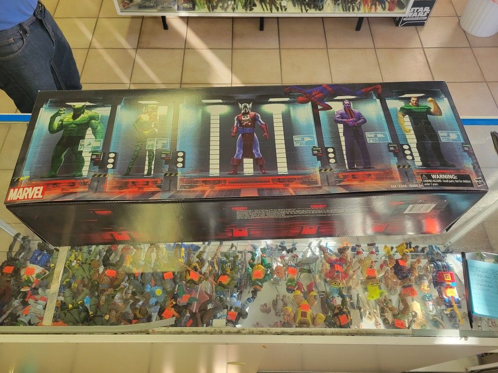 Sdcc Raft Set Marvel Legends Action Figure. No Spider-Man