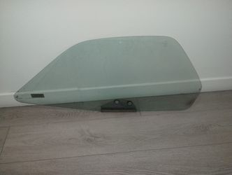 Porsche 928 Passenger Door Glass 1978 to 1991