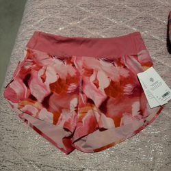 Nwt Women’s Medium Athleta Printed Run With It Shorts 3.5”